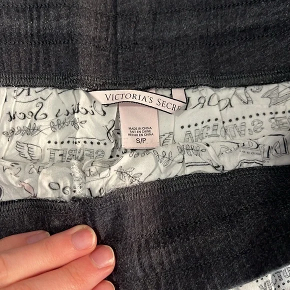 VS Pajama Set - Picture 2 of 4